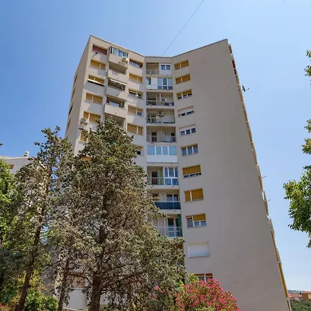 View דירה *