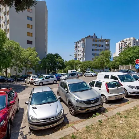 דירה View *